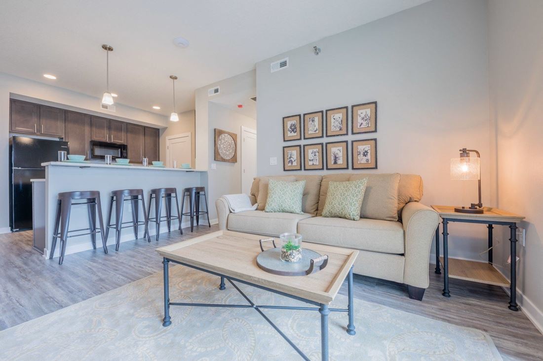 White Oak Apartments photo